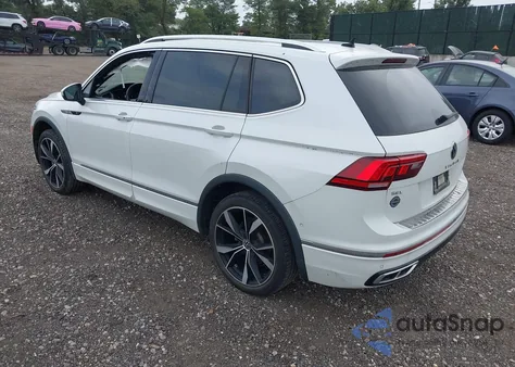 2022 Volkswagen Tiguan 2.0T Sel R-Line z USA, uszkodzony, nr VIN 3VV4B7AX0NM037135